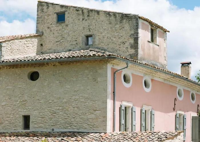 Holiday home Domaine De La Barbeirasse Cereste